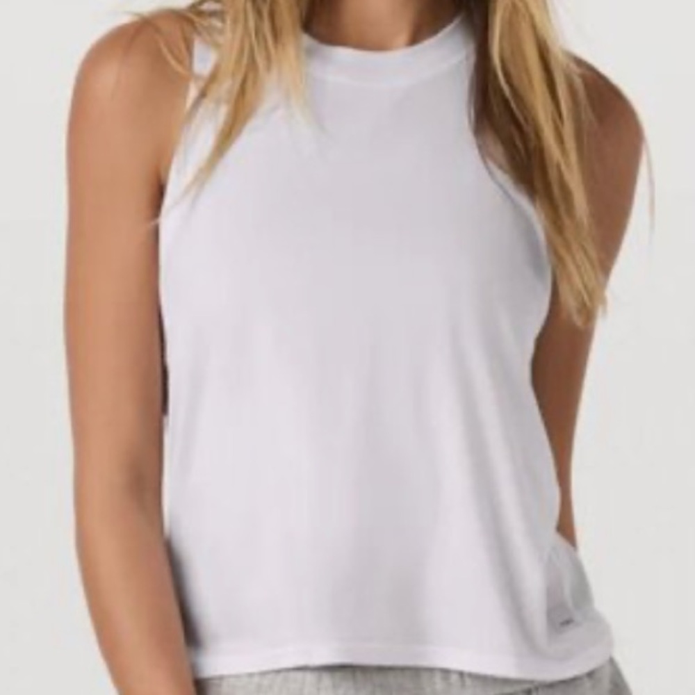 Vuori Women's White Energy Tank Top in size medium
